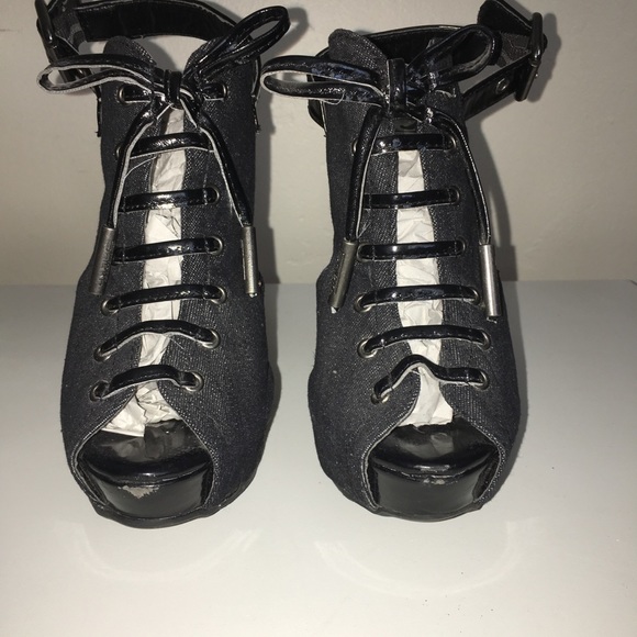 Stilettos - Picture 2 of 3